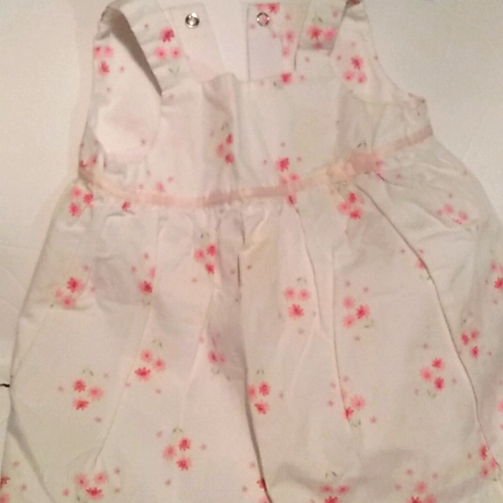 Flowered dress with pink flowers